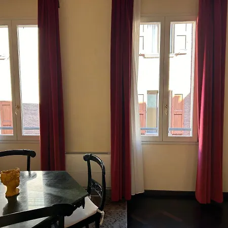 Piazza Maggiore Luxury Apartmán *