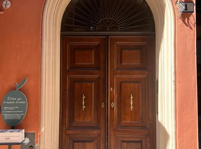 Piazza Maggiore Luxury * Болонья