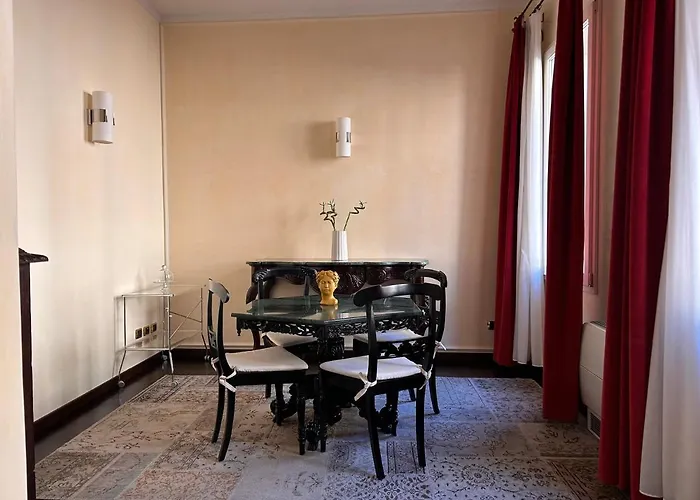 Piazza Maggiore Luxury Болонья