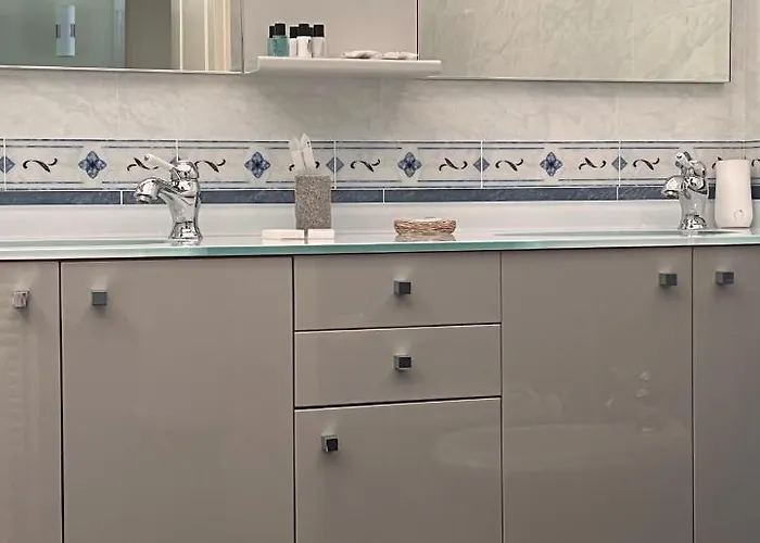 Piazza Maggiore Luxury * Болонья